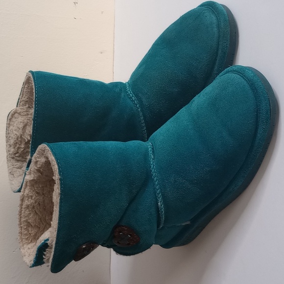BearPaw Other - Girls BearPaw Booties Size 4 Blue Turquoise Sherpa Lined Slip Pull On Winter